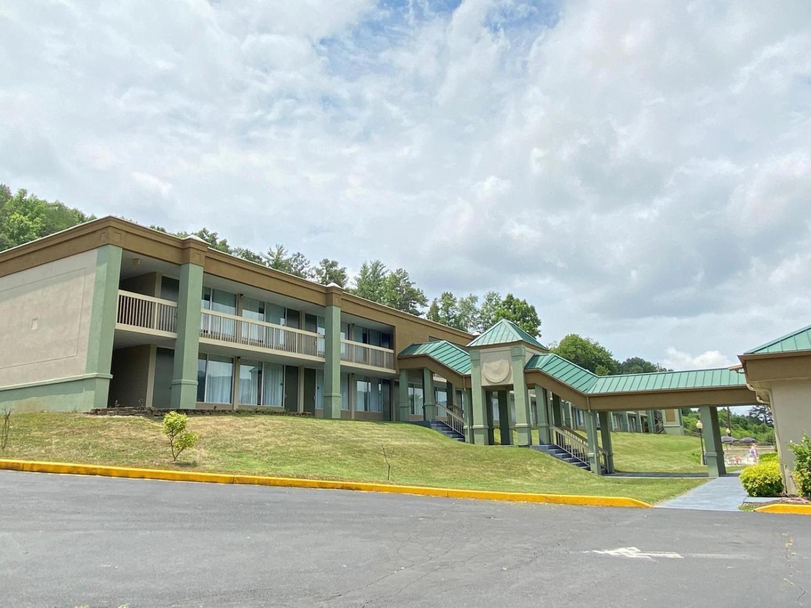 Quality Inn Harriman Exterior photo