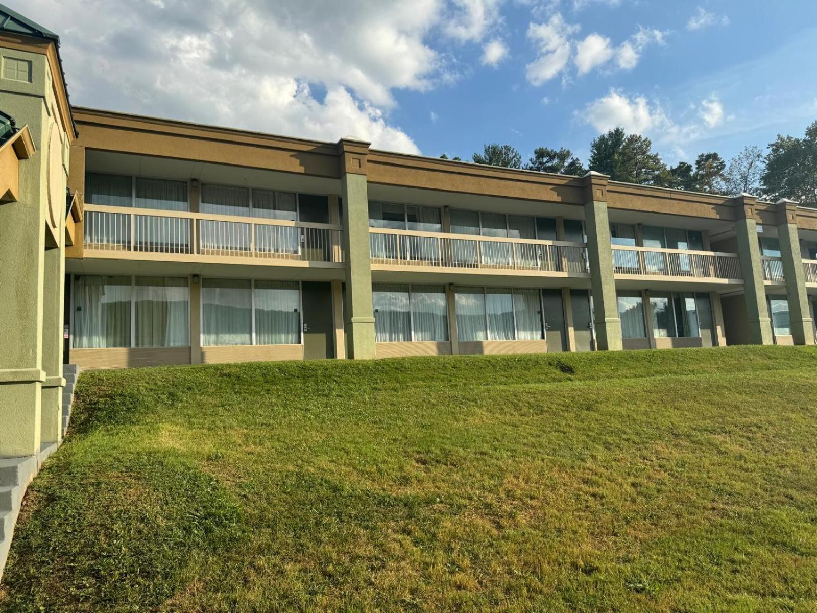 Quality Inn Harriman Exterior photo