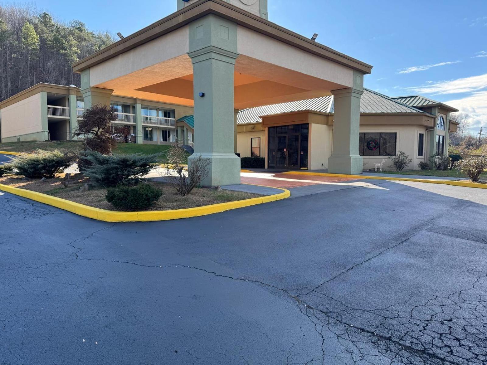 Quality Inn Harriman Exterior photo