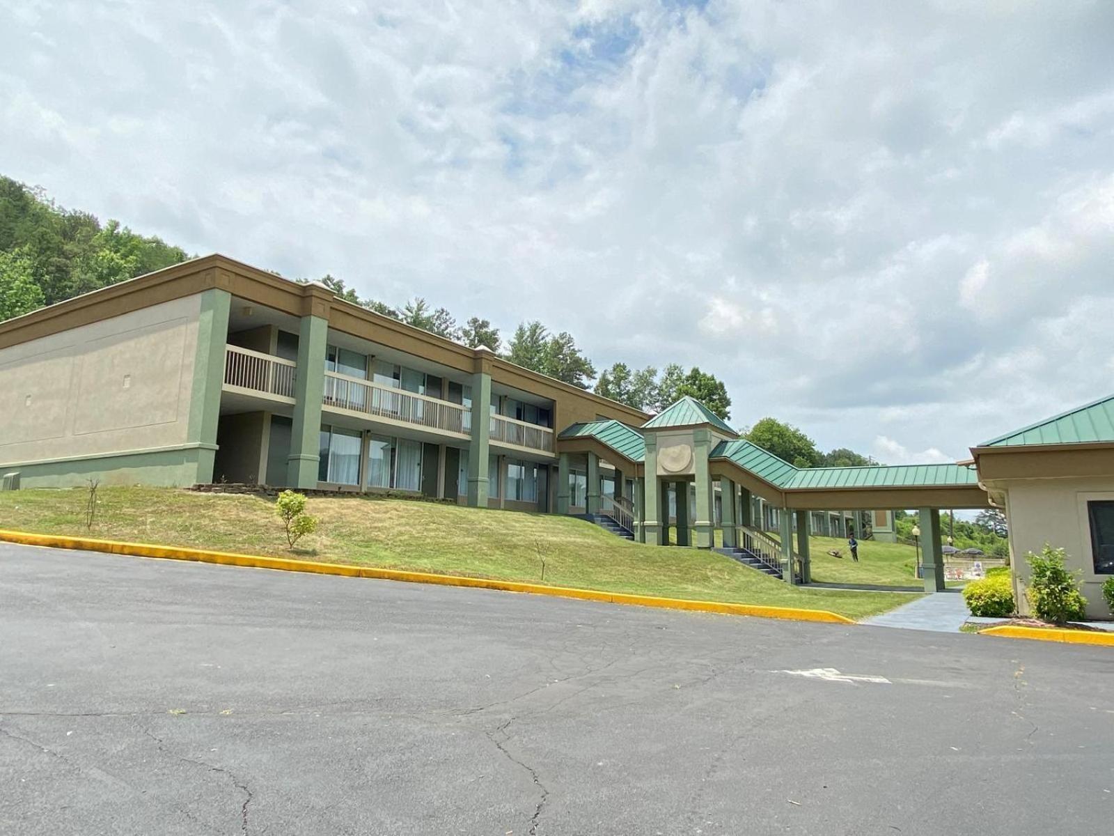 Quality Inn Harriman Exterior photo